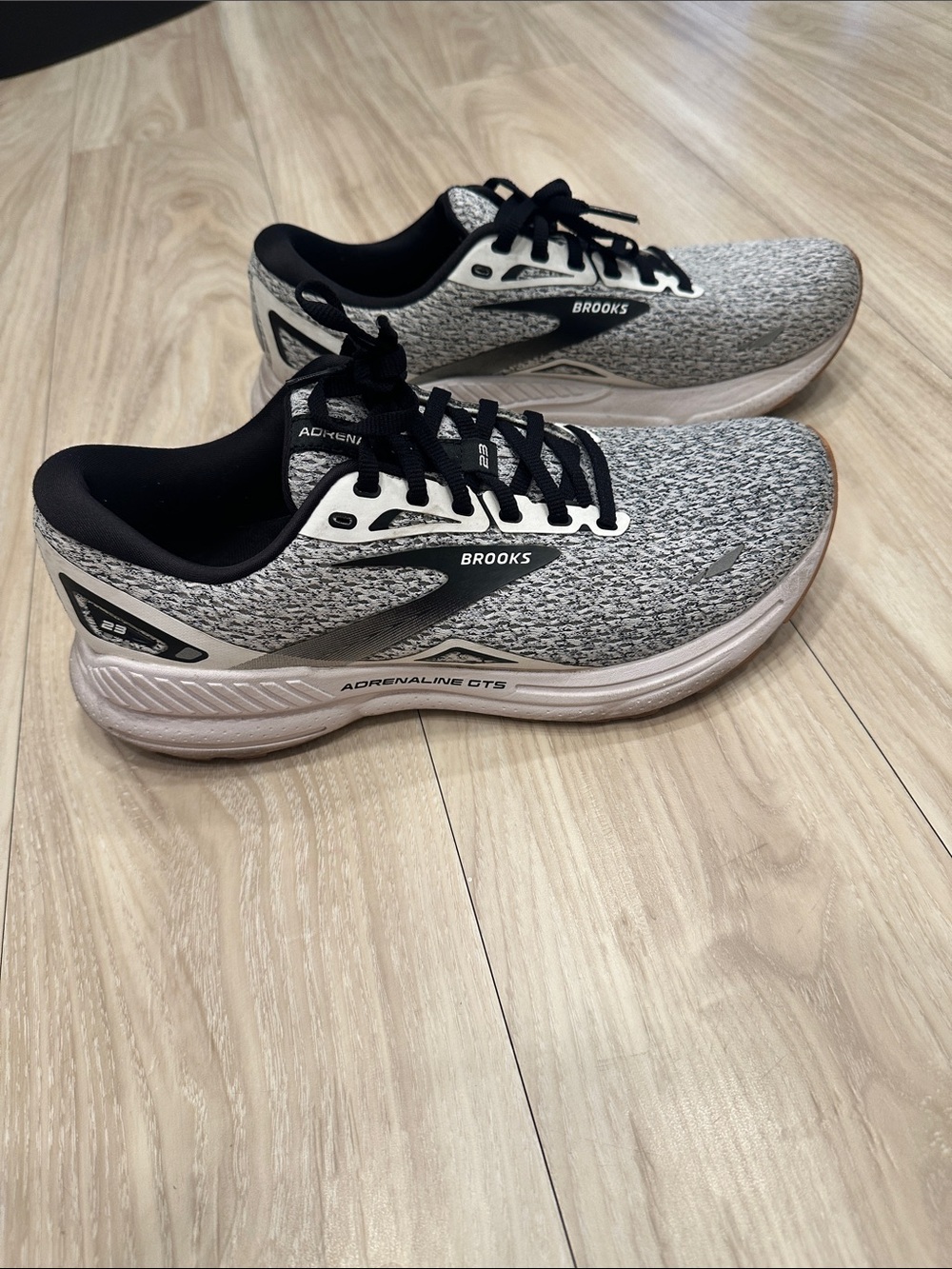 Brooks Men’s  Adrenaline GTS Running Shoes - Gray and Black